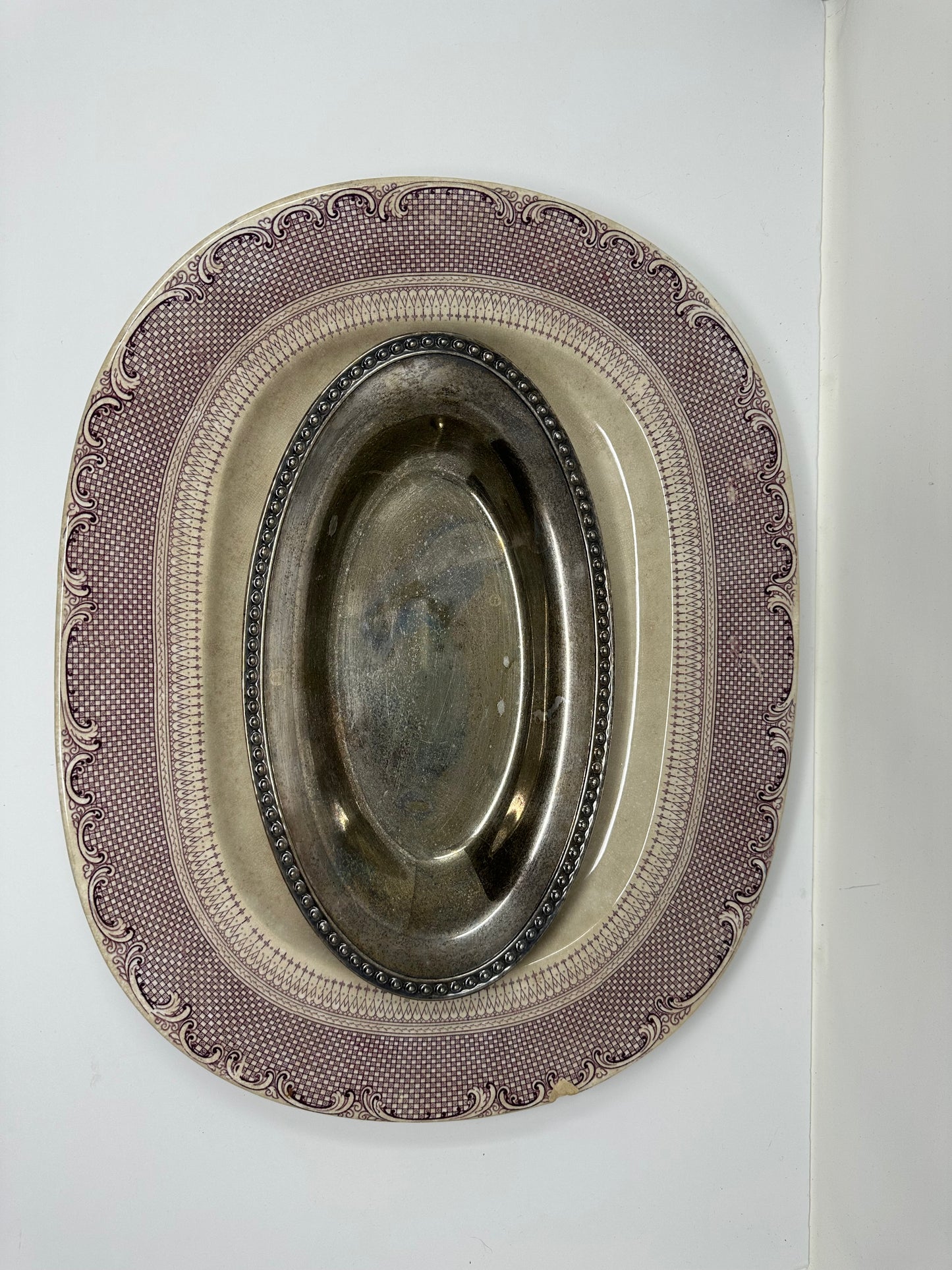 Vintage Oval Tray II - Timeless Elegance for Your Home with this bread tray