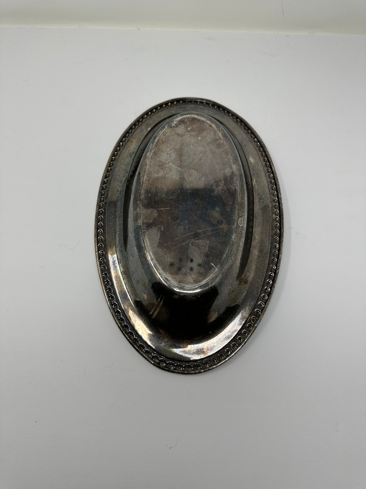 Vintage Oval Tray II - Timeless Elegance for Your Home with this bread tray